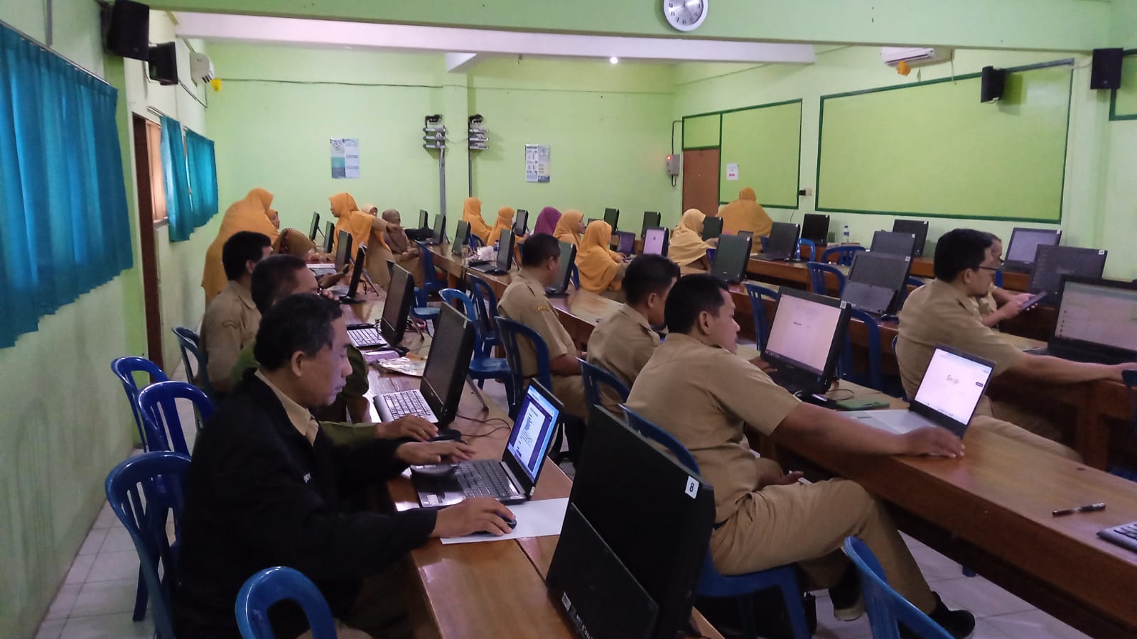Pelatihan Penyusunan Perangkat Ajar Berbasis Metode ABCD dan Integrasi Nilai Adiwiyata "Menuju Sentra Pendidikan yang Cerdas dan Peduli Lingkungan"