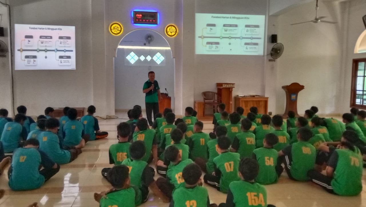 IMPLEMENTASI KEGIATAN KOKURIKULER SMP MTA GEMOLONG 